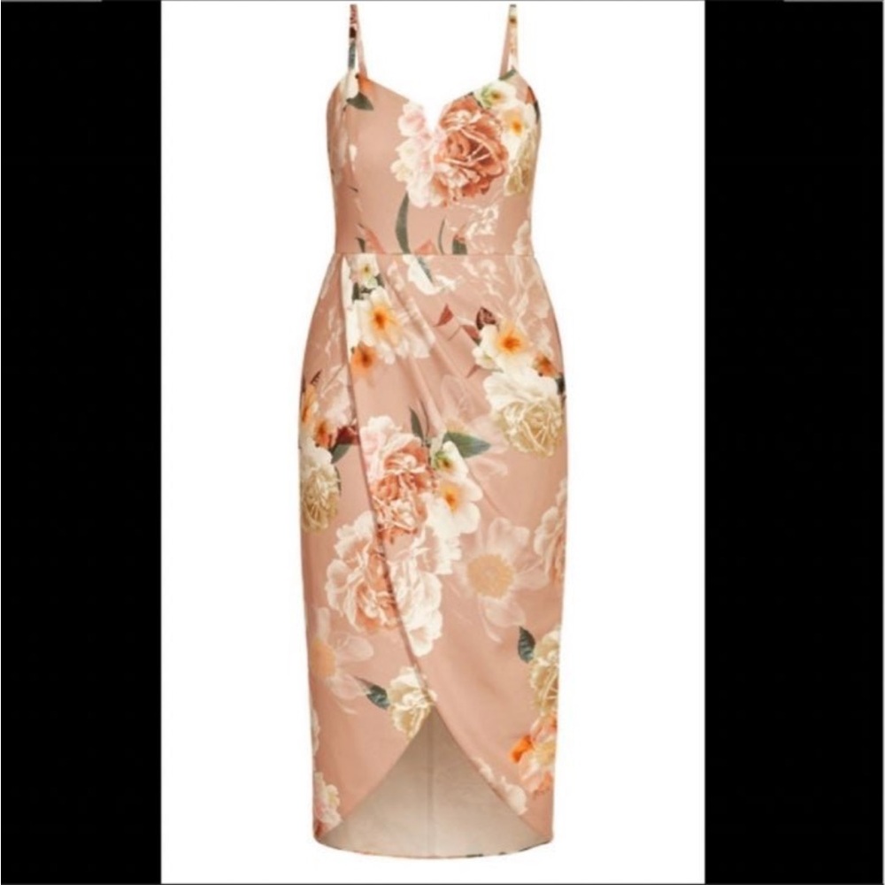 City Chic Flirtation Floral Dress 
Size xxl (24)